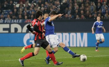 Шалке излезе втори след победа над Херта