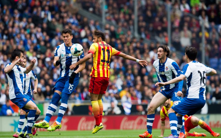 Със спорна дузпа Барса спаси кожата срещу Еспаньол