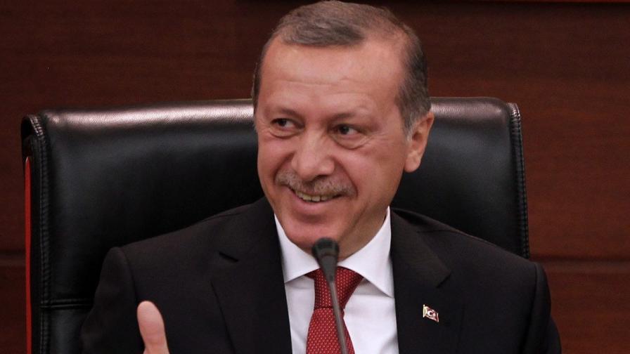 Турски съд нареди още арести на полицаи
