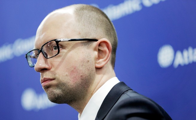 Премиерът на Украйна обяви, че подава оставка