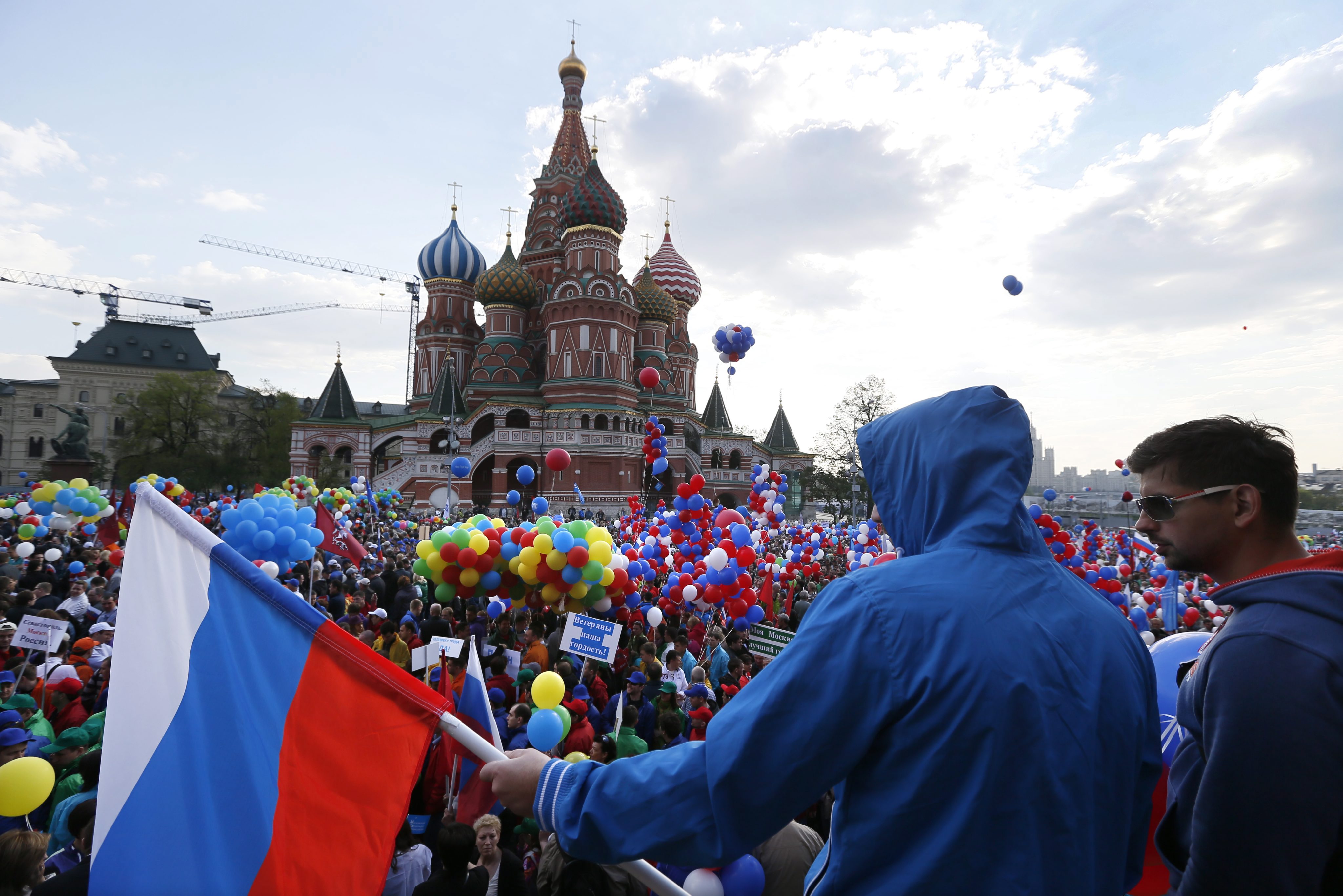 Първомайската демонстрация на профсъюзите се провежда на Червения площад за първи път от 2002 г. насам, а митинг на площада се е състоял за последен път през 1991 г.