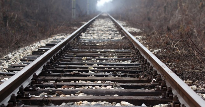 Работник загина при изграждане на железопътен надлез в близост до