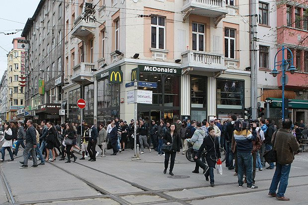 Фенове на Левски протестираха срещу Батков1