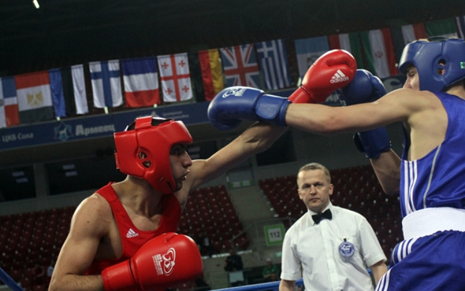 И Душко Благовестов стигна 1/8-финал на Световното по бокс