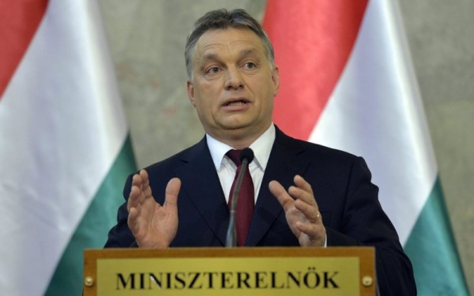 Унгарският премиер построи модерен стадион в селото си