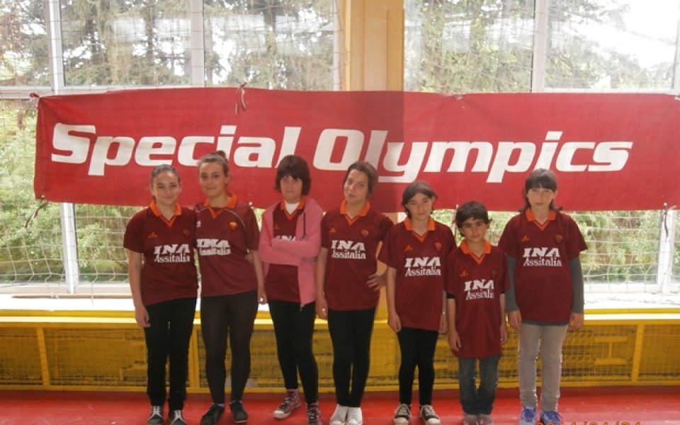 Деца без увреждания играха заедно с приятелите си от Спешъл олимпикс