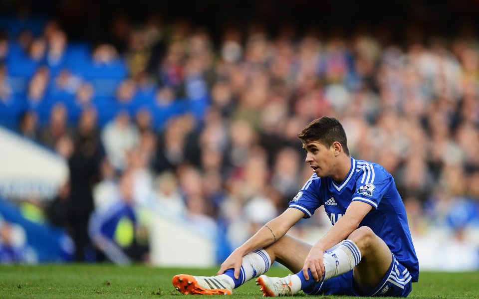 Моу подозира, че Оскар се скатава