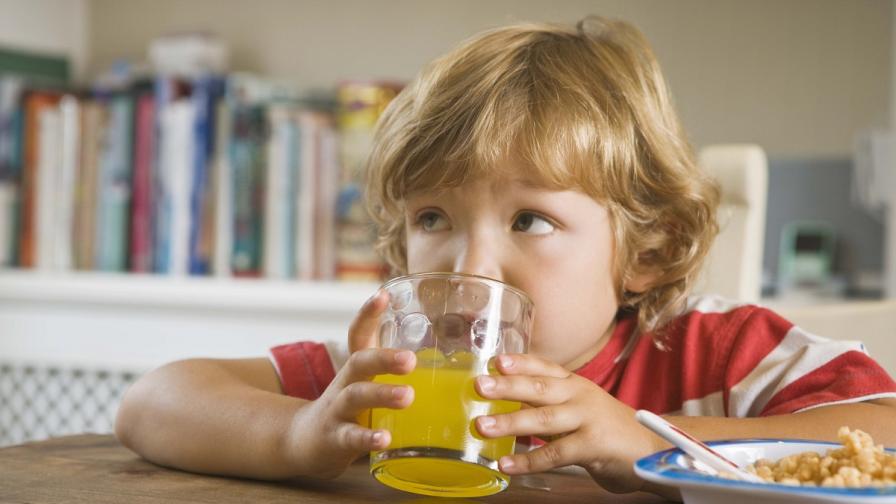 Децата не трябва да пият повече от чаша сок дневно