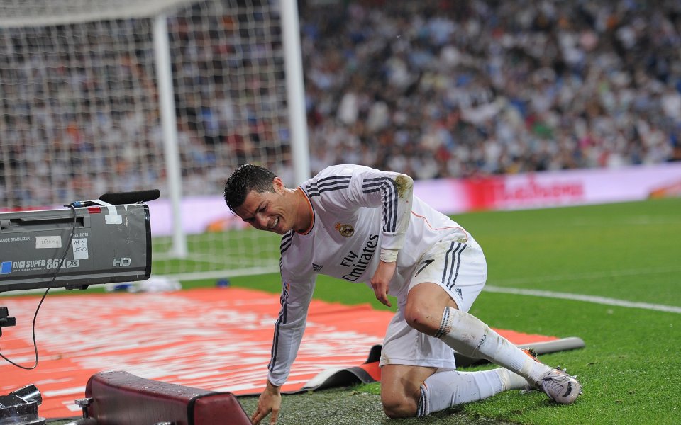 Роналдо изчетка нападател на Барса