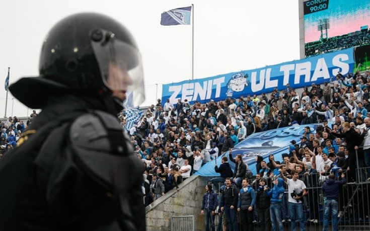 Удареният футболист на Динамо е в болница