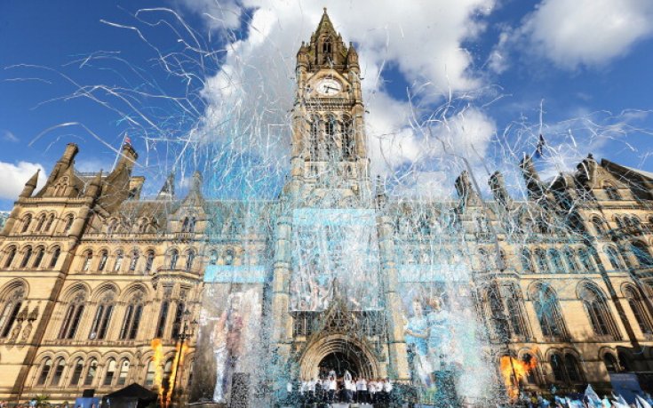 Видео и снимки: Шампионският парад на Ман Сити