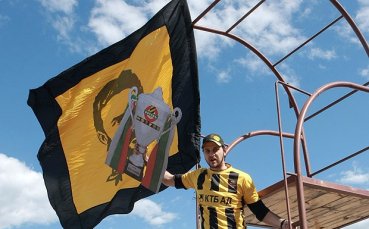 СНИМКИ: Морската градина и крайбрежните капанчета на Бургас пожълтяха