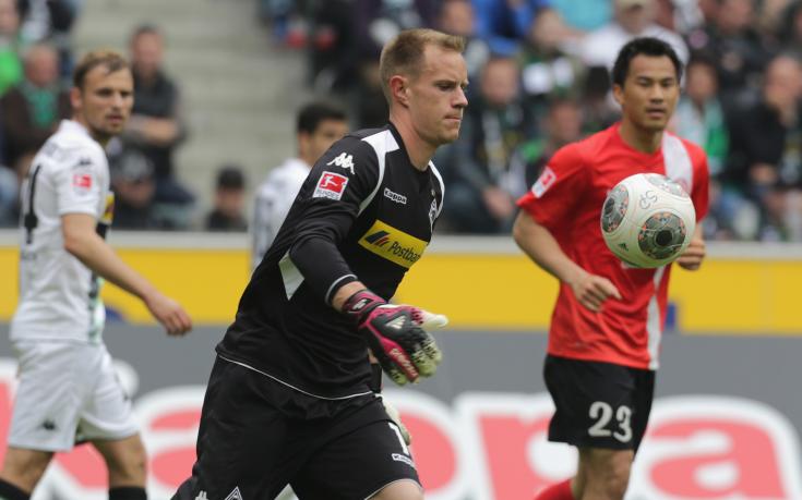 Тер Стеген подписва с Барса до часове