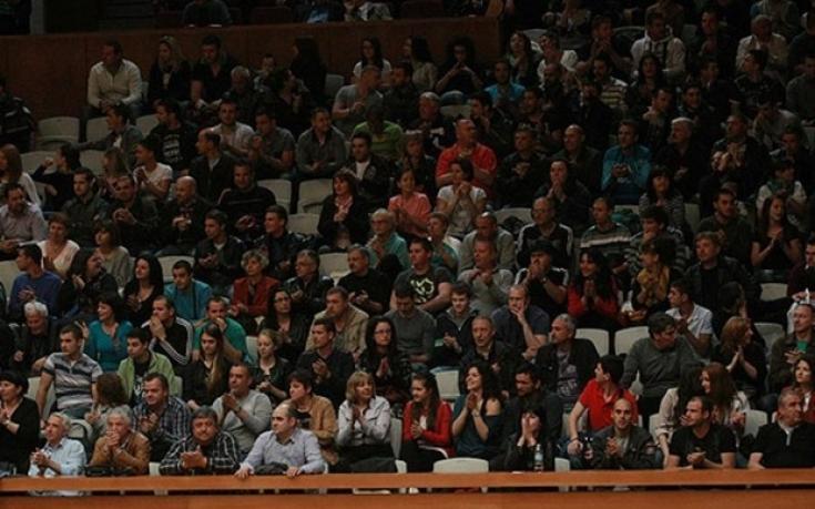 В баскетбола интрига има, но на каква цена?