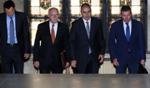 Цветанов с адвокатите си Ханс-Петер Ул и Менко Менков