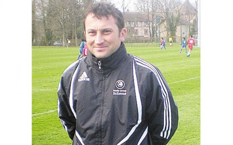 Треньор от Благоевград почва работа в Бристъл Роувърс