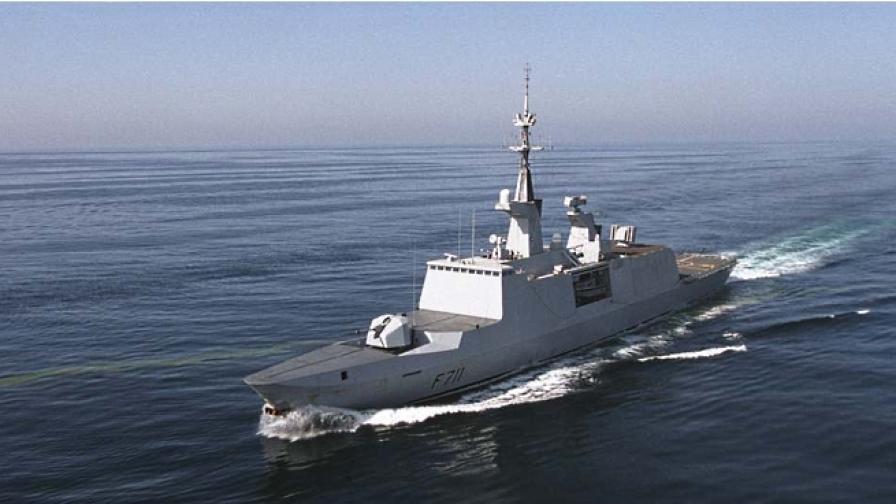 Москва се оплака, че френска фрегата шпионира край Крим