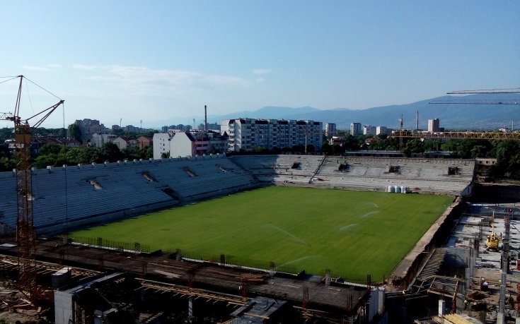 Наливат милиони левове във футбола на Пловдив?