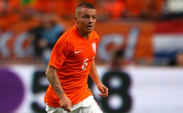 Жорди Класи замества Де Гузман срещу Испания