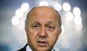 Френският външен министър заспа на среща в Алжир