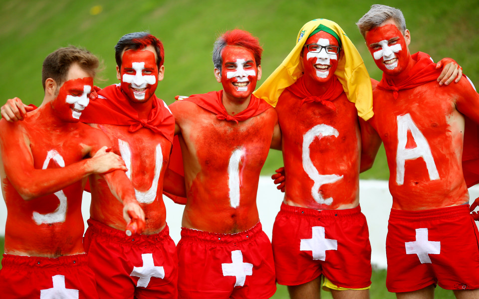 Хиляди фенове пропуснаха първите минути на мача между Швейцария и Еквадор