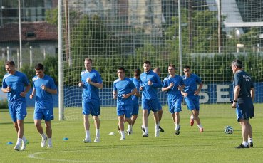 Левски потегли за Правец без Генков, Чмовш и Гаджев