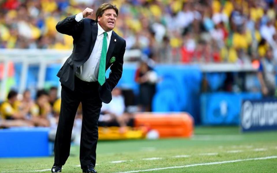 Треньорът на Мексико защити феновете
