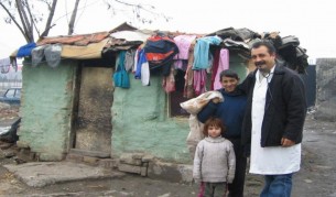 Роми от Сливен и Бургас в помощ на пострадалите в квартал Аспарухово