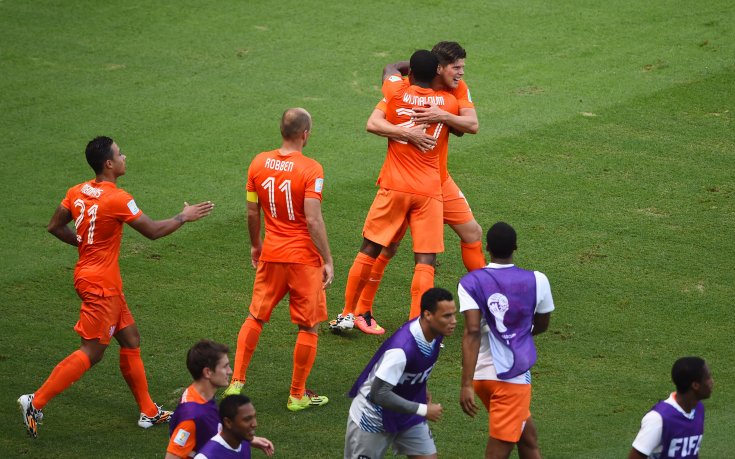 Робен и Хунтелаар с различни версии за дузпата