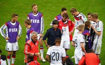 Льов предупреди за тежък сблъсък с Франция