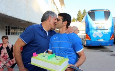 Само в Gong.bg: Когато Гришо победи Мъри, за ЧРД Гонзо получи торта - тенис корт