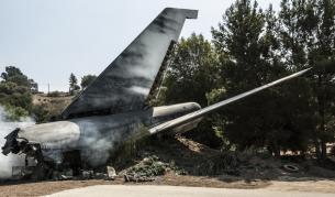 Самолет с парашутисти се разби, само един оцеля