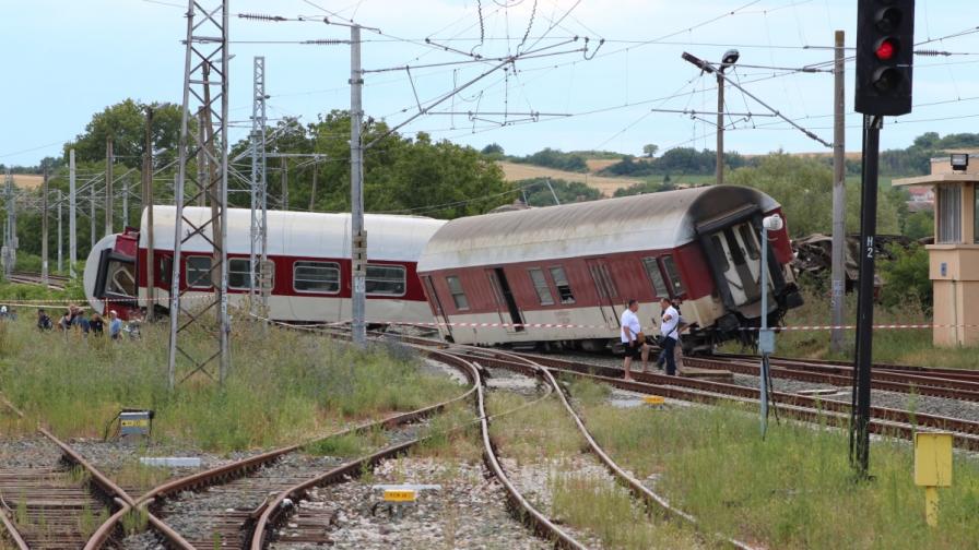 Внесено е обвинението за железопътната катастрофа в Калояновец