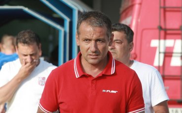 Димчо Ненов: Изграждаме отбора