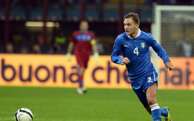 Милан желае краен защитник на Зенит