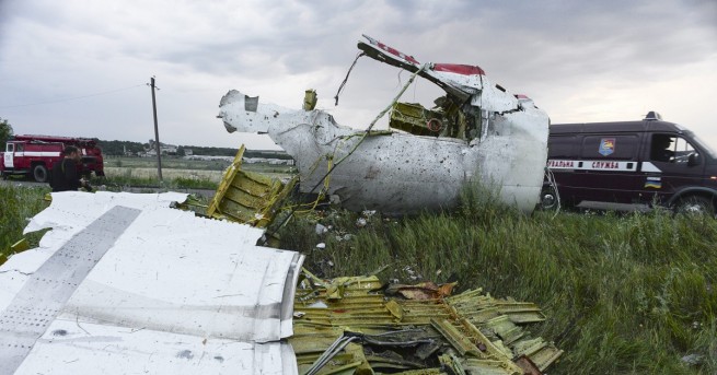 Свят Призракът на сваления над Украйна самолет преследва Кремъл Нови