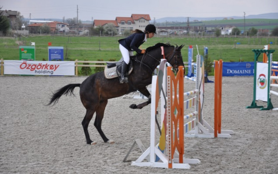Двама ще представят България на европейското по конен спорт