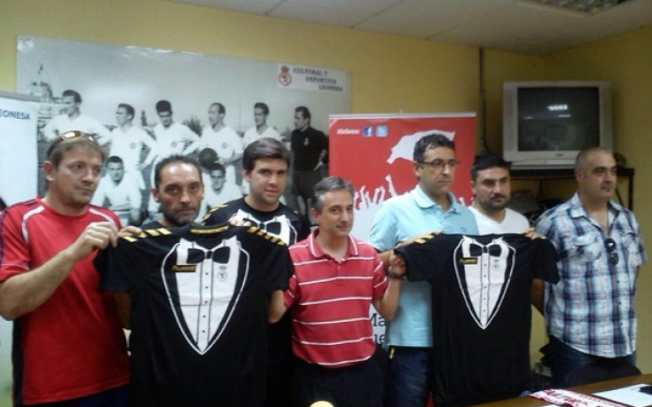 Нов култов екип – отбор ще играе с фланелки като смокинг