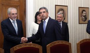 Държавният глава Росен Плевнелиев и лидерът на ДПС Лютви Местан