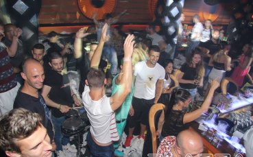 Бурният нощен купон на ЦСКА в СНИМКИ