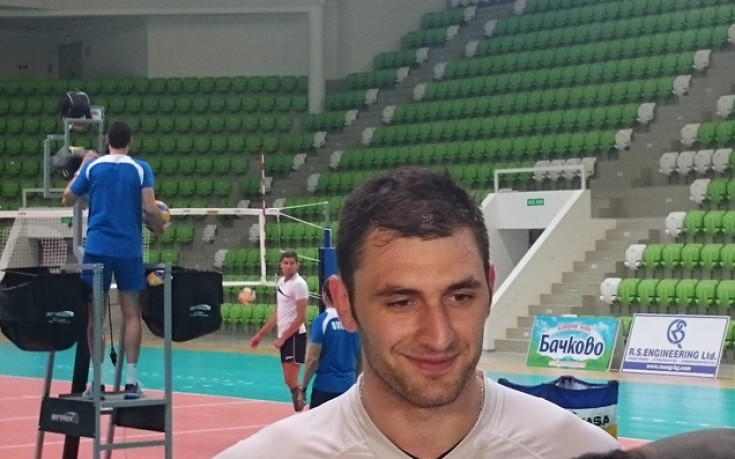 Соколов: Уча се от Николов