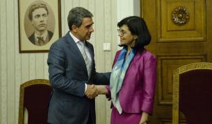 Лидерът на ДБГ Меглена Кунева и президентът Росен Плевнелиев