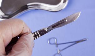 Унгарски учен разработва "умен скалпел"