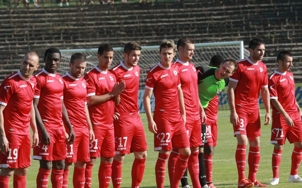 Любопитен материал се появи в официалния сайт на УЕФА. Той