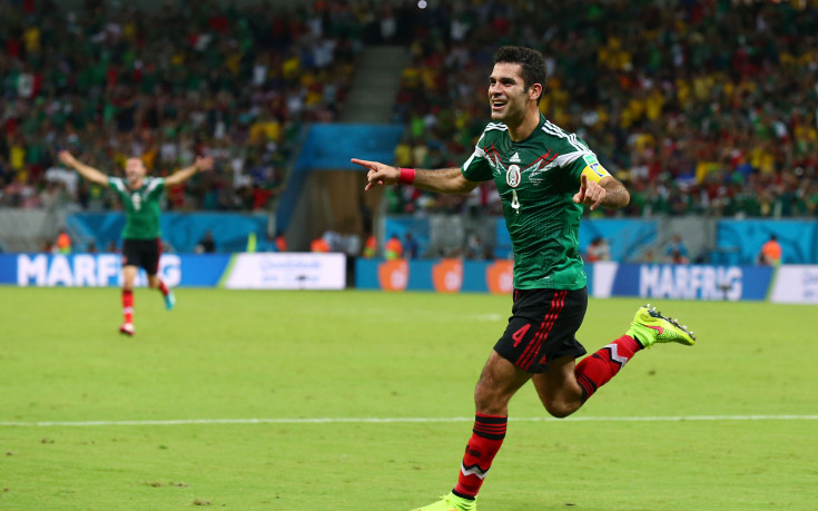 Верона с двоен удар, взе Рафа Маркес и испанец от Астън Вила