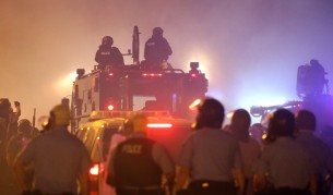 Поредна нощ на напрежение във Фъргюсън