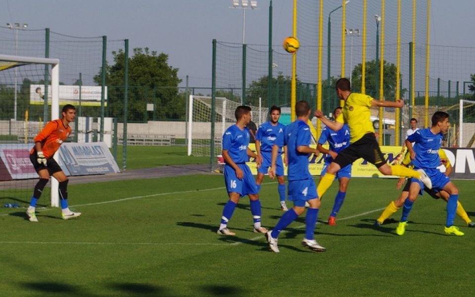 Ботев разби Левски при дублиращите