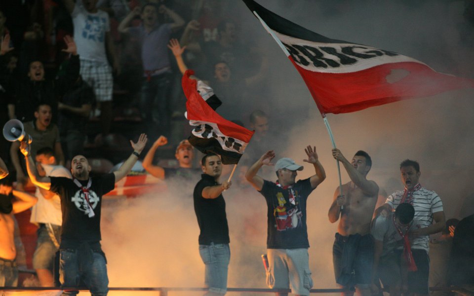 Динамо Букурещ заплашен от служебна загуба за расизъм