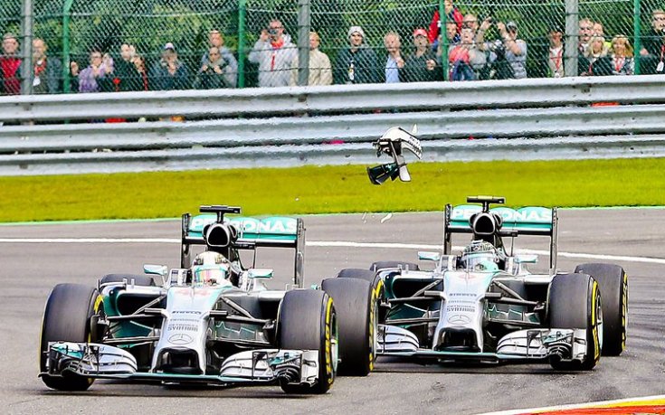 Война в Мерцедес, Хамилтън обвини Розберг в умисъл