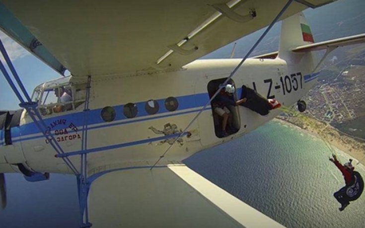 Акробатичен парапланеризъм, уейкборд, ролери, кайтсърф, болдеринг, слаклайн, байкове, уингсют и много други, безплатно на Приморско